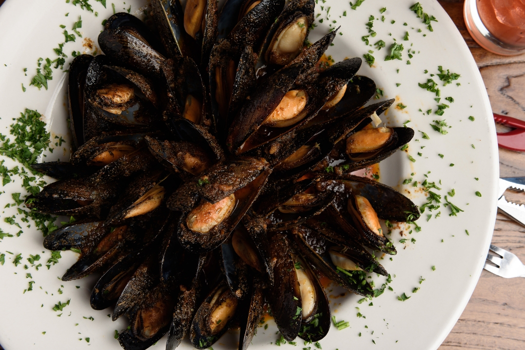 Order Mussels food online from Boil Seafood House store, New Orleans on bringmethat.com