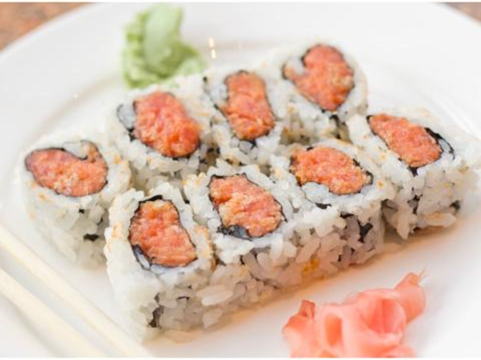Order Spicy Tuna Roll food online from Takumi Hibachi Sushi & Lounge store, Bay Shore on bringmethat.com