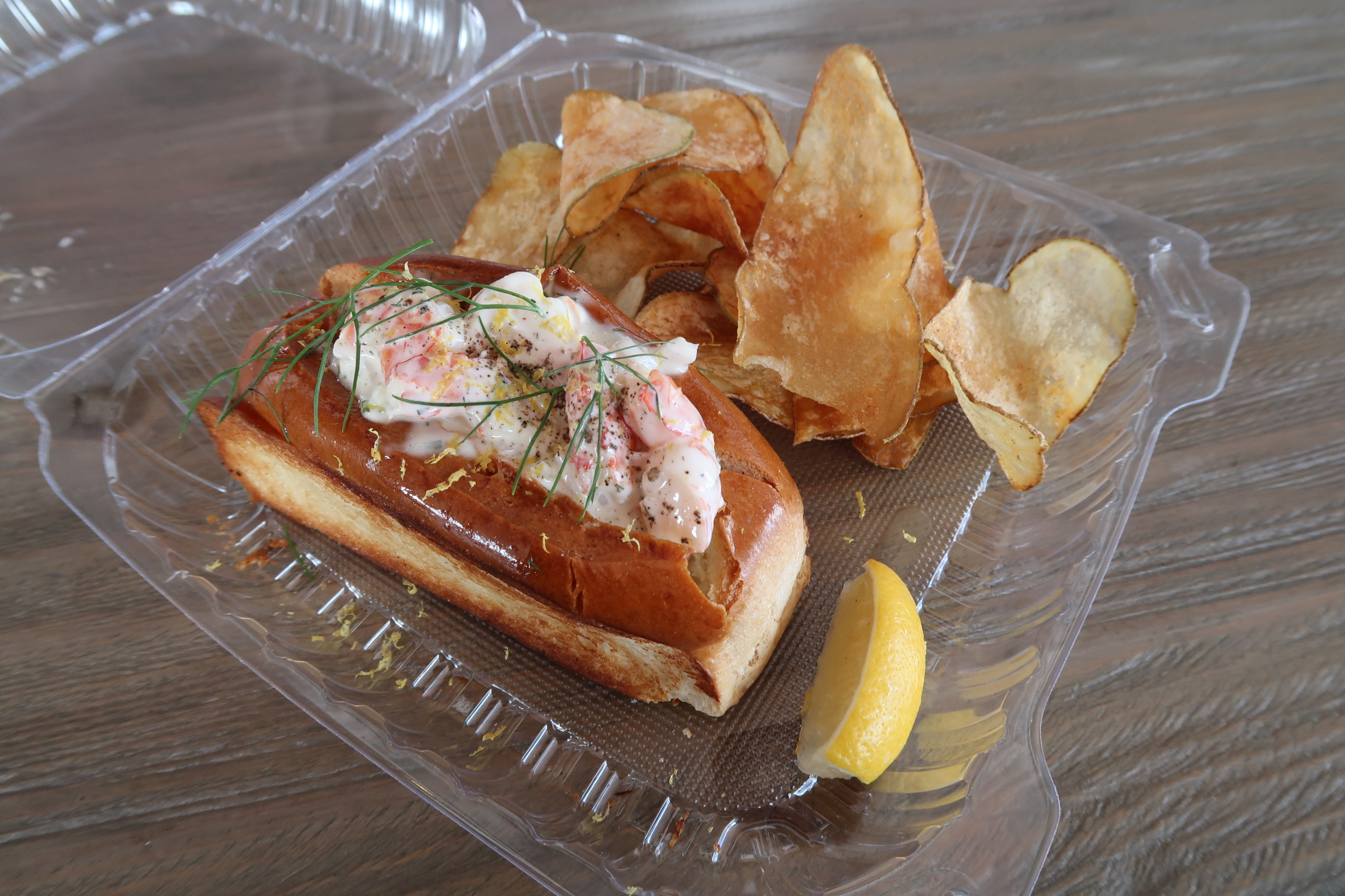 Order Connecticut-Style Lobster Roll (Warm) food online from Pier House store, Los Angeles on bringmethat.com