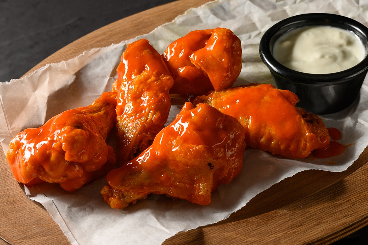 Order 5 Traditional Bone-In Wings food online from Fazoli store, Atlanta on bringmethat.com