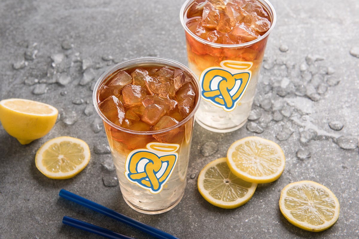 Order Lemonade Iced Tea food online from Auntie Anne's store, Rochester on bringmethat.com