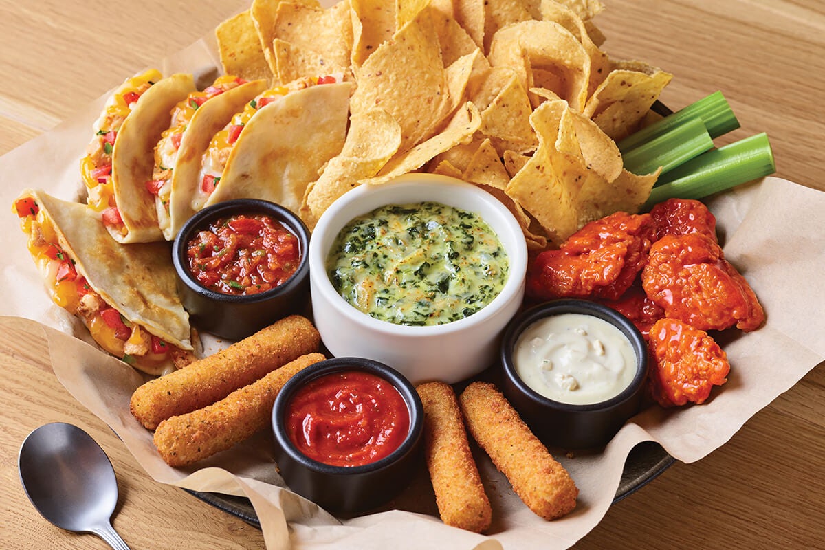 Order The Classic Combo food online from Applebee's store, Royersford on bringmethat.com