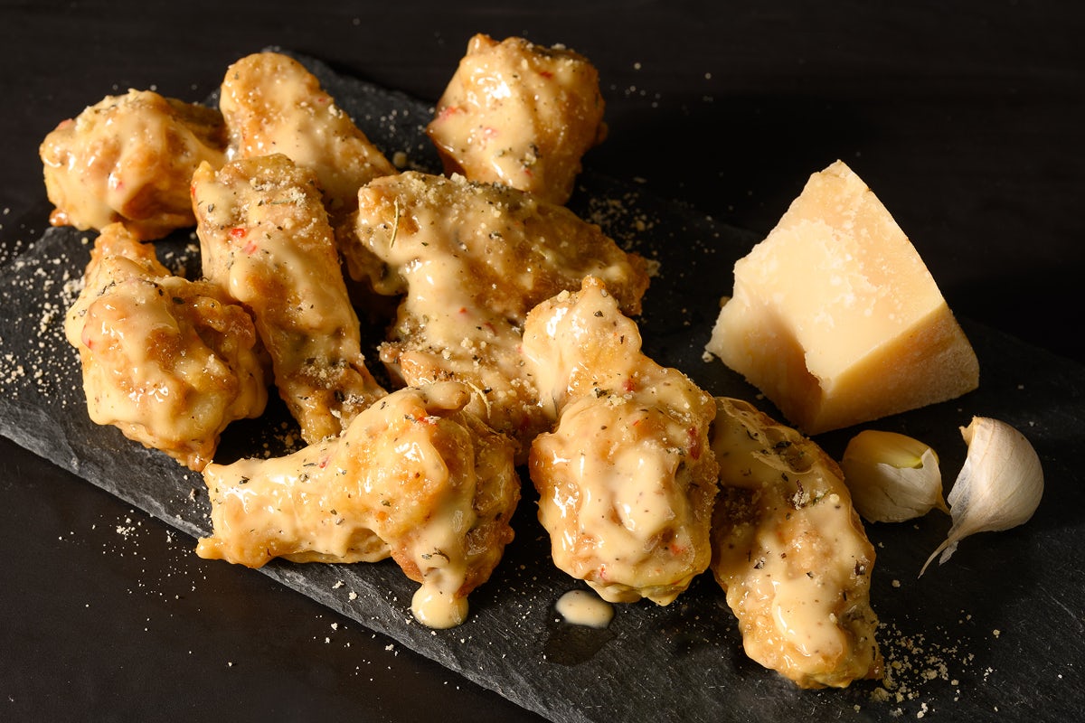 Order 10 Traditional Bone-In Wings food online from Fazoli store, Atlanta on bringmethat.com