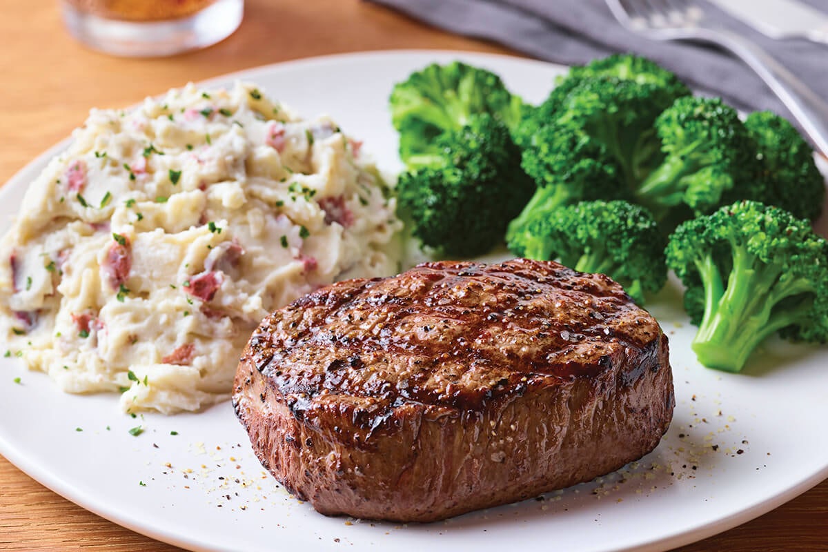 Order 8 oz. Top Sirloin* food online from Applebee's store, Royersford on bringmethat.com